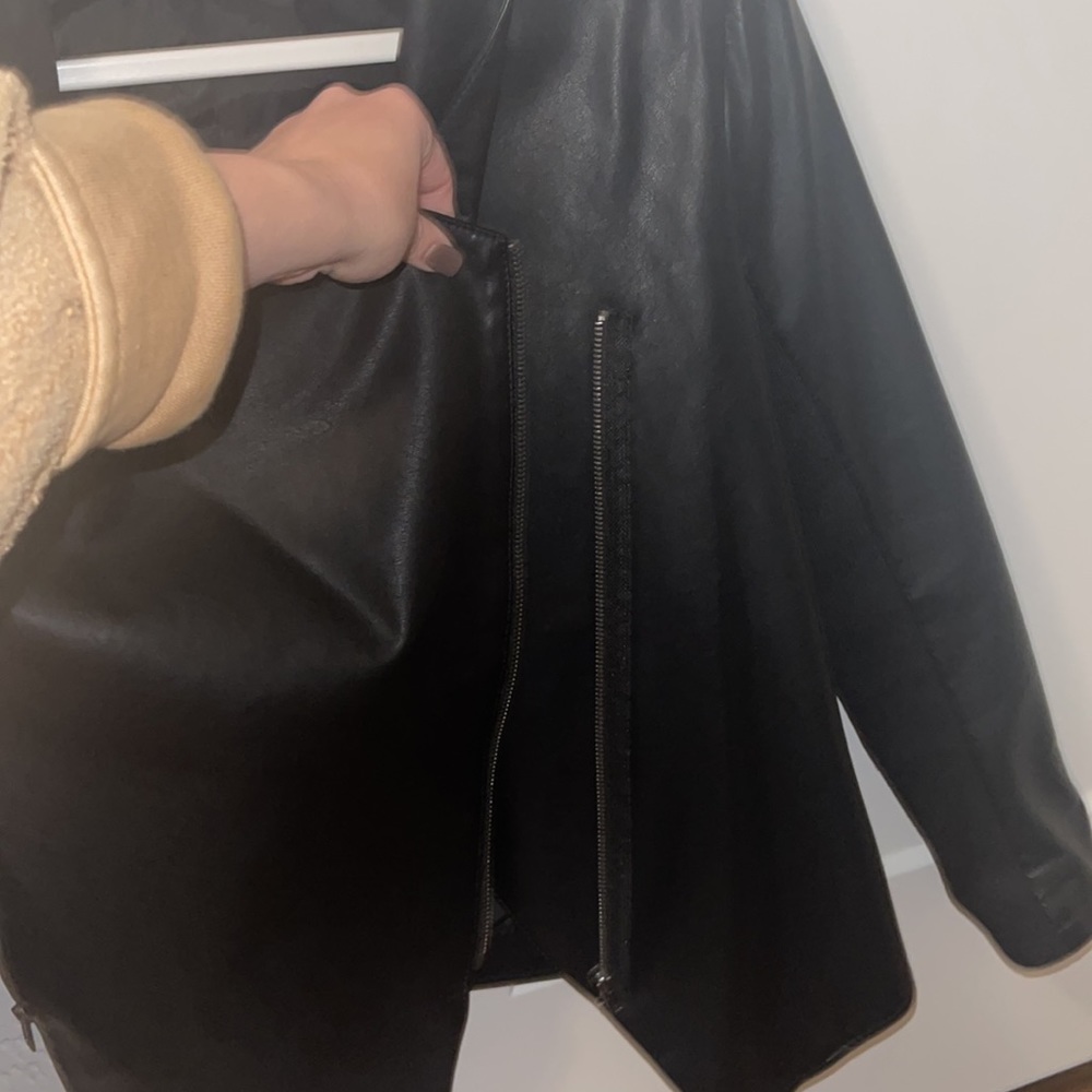 Leather Jacket - Picture 4 of 10